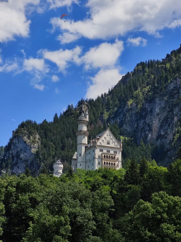 Neuschwanstein & Hohenschwangau: Exploring Bavaria's Fairytale Castles Through the Seasons 7