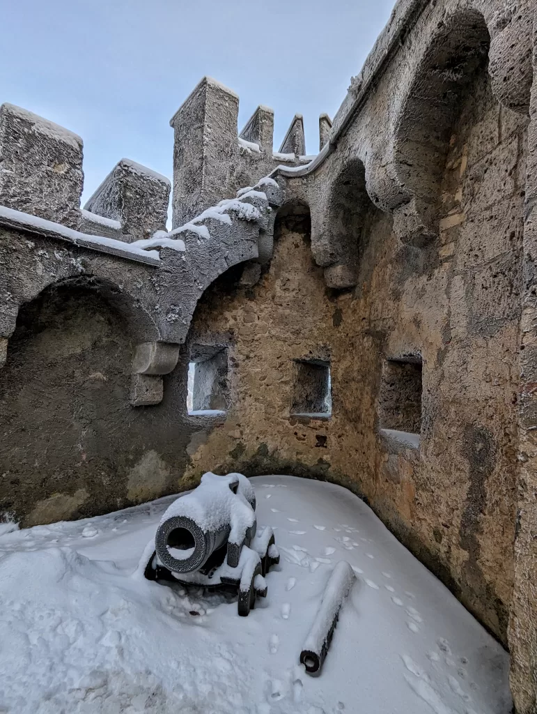 Schloss Lichtenstein: A Castle Perched on a Cliff 35