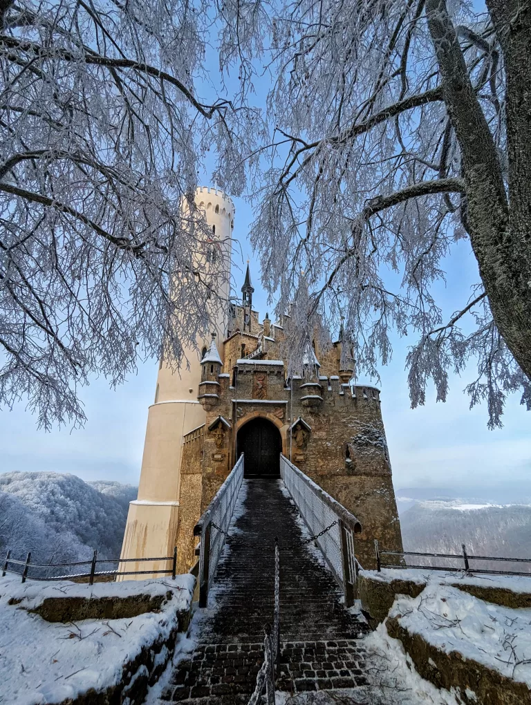 Schloss Lichtenstein: A Castle Perched on a Cliff 5