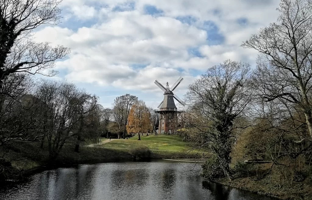 Bremen: History, Folklore, and Architecture 23