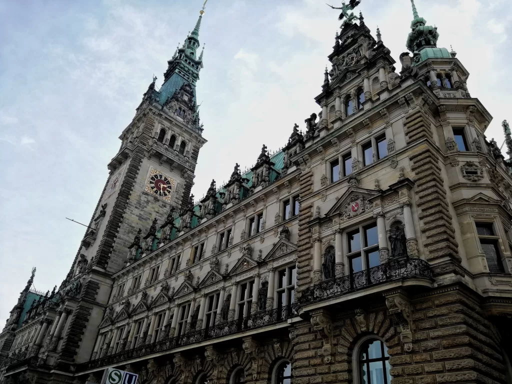 Hamburg’s Highlights: From Historic Rathaus to Modern Elbphilharmonie 3