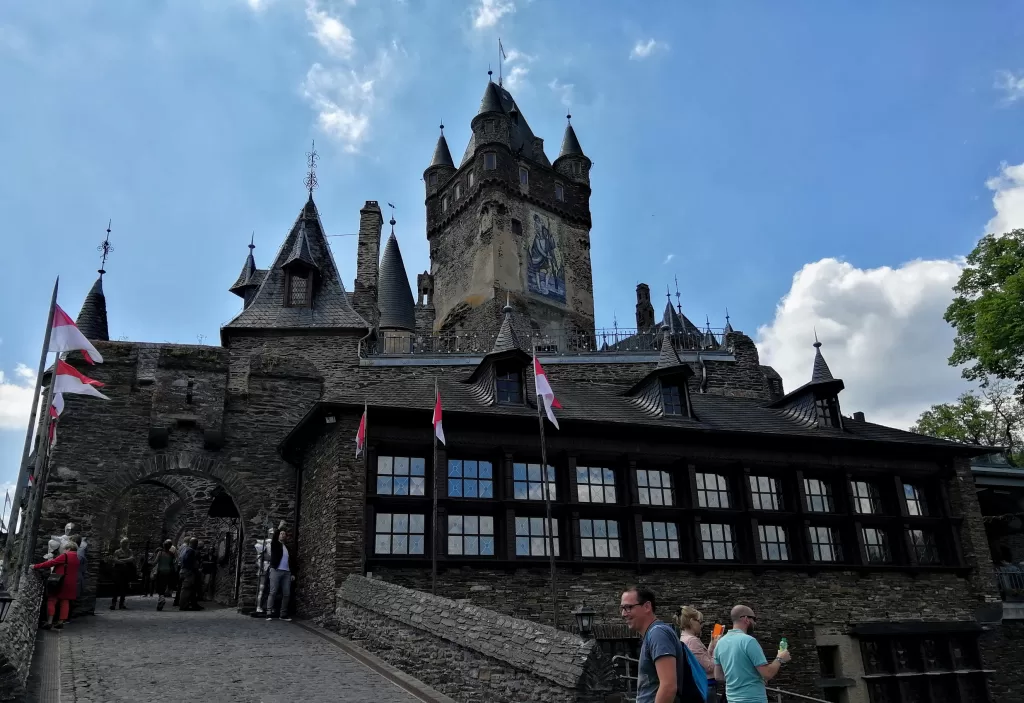 Reichsburg Cochem: History, Vineyards, and Medieval Lore 11