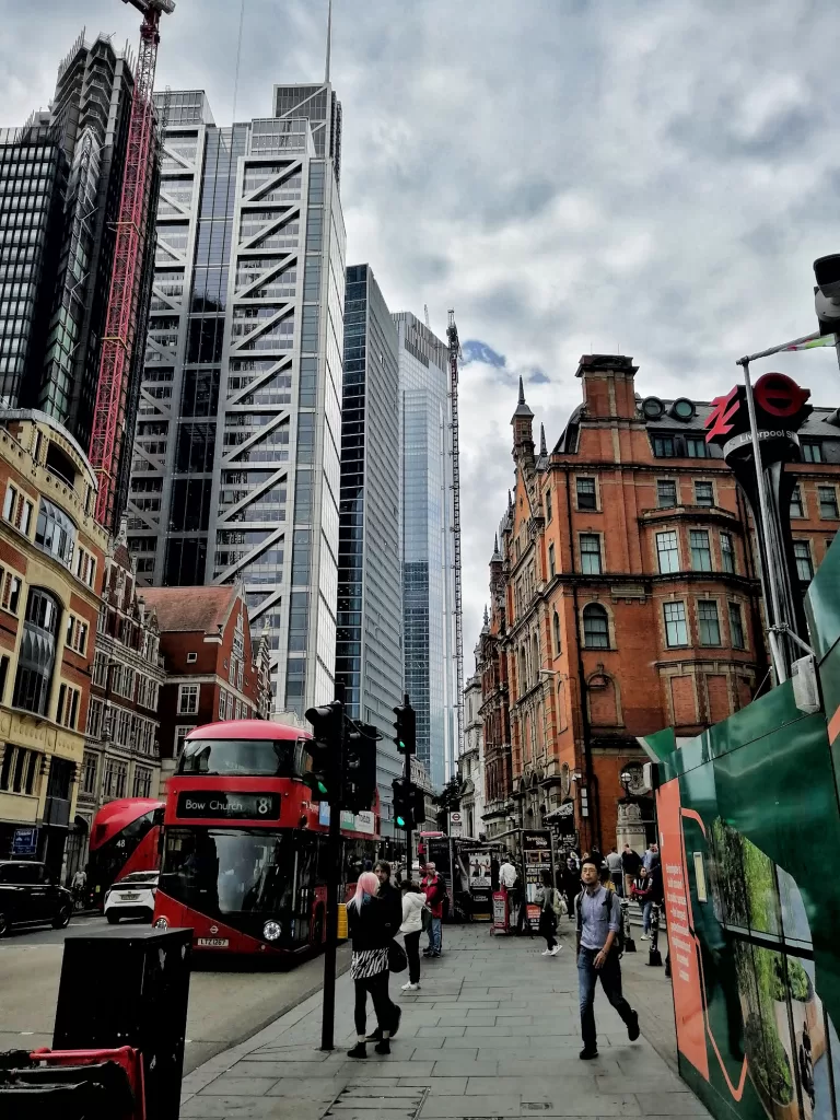 A Tourist’s Perspective on London: The Good, The Bad, and The Busy 19