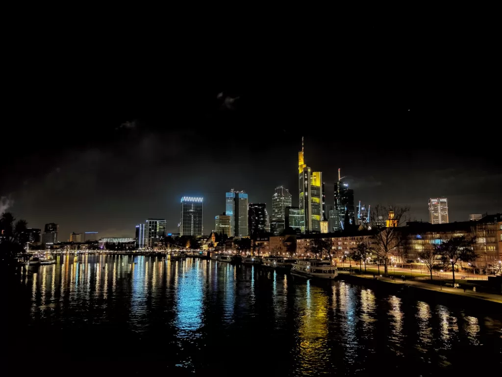 Frankfurt Moments: Memories and Discoveries in Germany’s Financial Capital 3