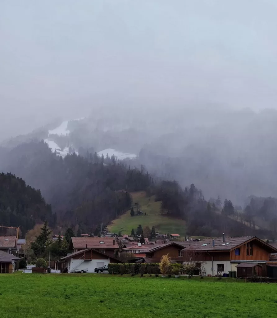 Jungfrau Region: Alpine Wonders Between Lakes and Peaks 15