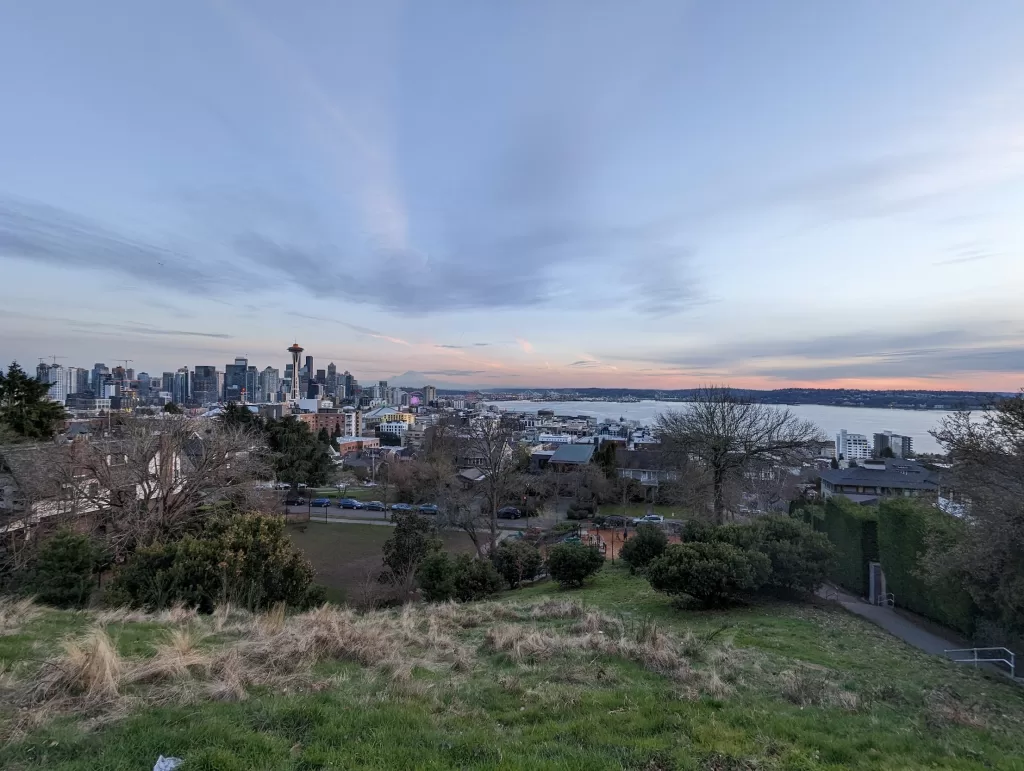 Seattle’s Best: Parks, Markets, and Scenic Views 31