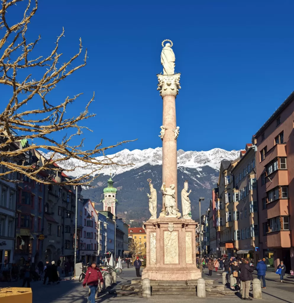 Between Mountains and Fairytales: A Winter Day in Innsbruck 19