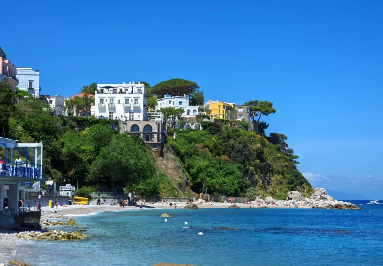 Mediterranean Dreams and Tourist Schemes: My Day in Capri 1