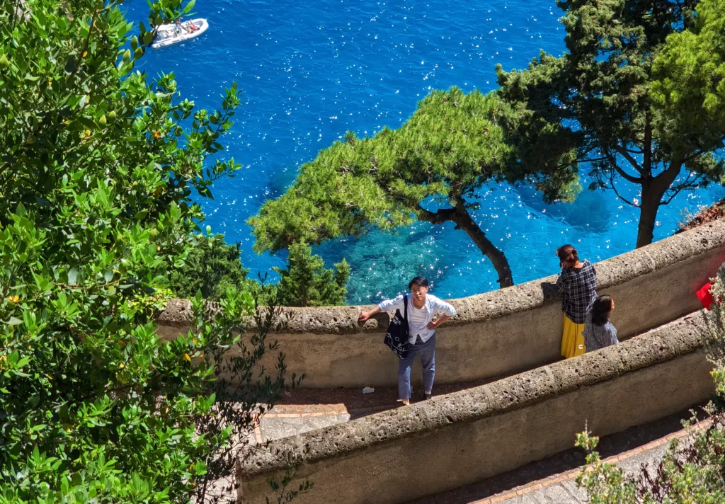 Mediterranean Dreams and Tourist Schemes: My Day in Capri 49